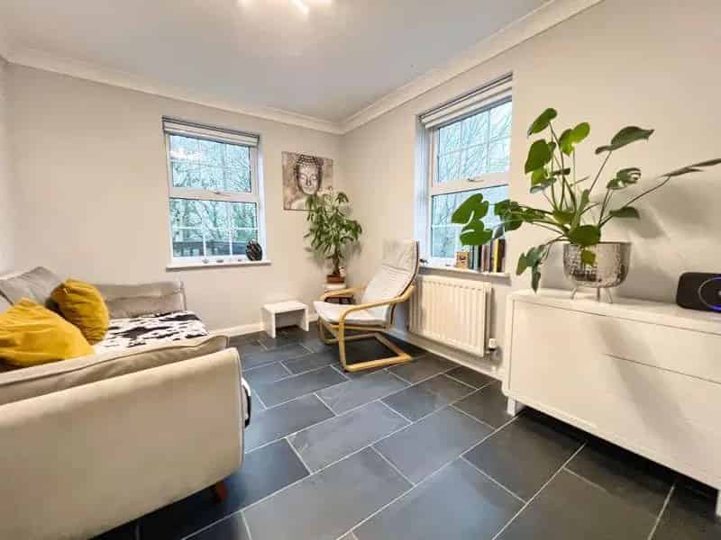 6 Bed Detached House For Sale