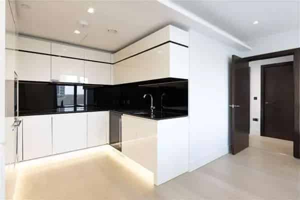 One Bedroom Apartment with City Views and Luxurious Amenities