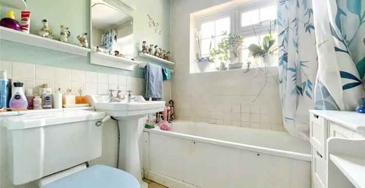 2 Bedroom Period Cottage for Sale in Bredhurst