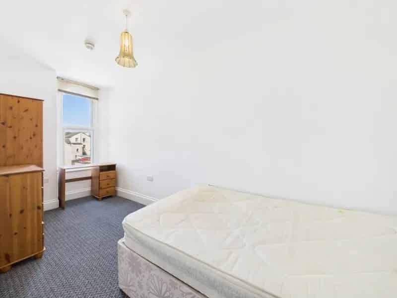 Flat To Rent Available 11072025