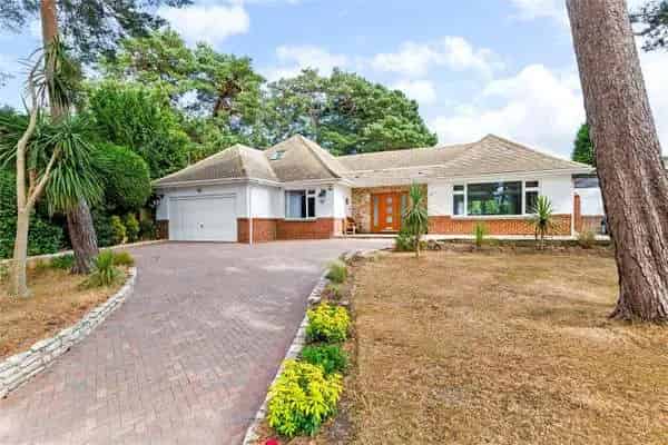 Chalet Bungalow for Sale in Canford Cliffs Dorset
