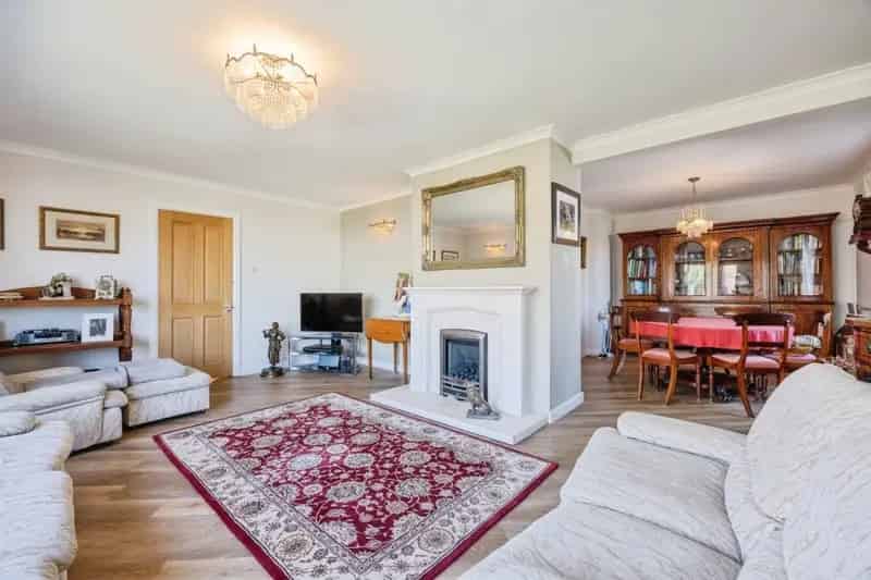 4 Bedroom Detached House Hartley Character Features Modern Conveniences