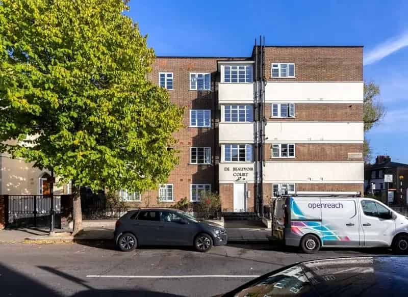 Flat For Sale , Essex Road, London, England