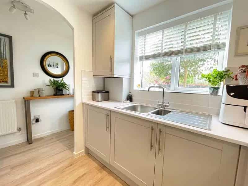 2 Bed House for Sale - Modern, Refurbished, and Convenient