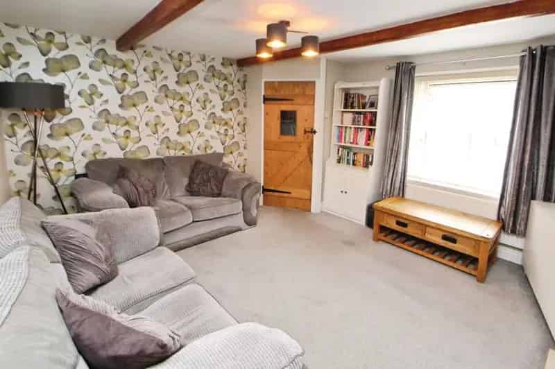 2 Bedroom Mid Terrace House for Sale Glossop Derbyshire