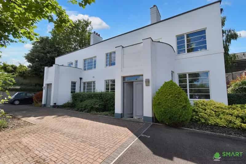 2 Bedroom Apartment for Sale - Two Entrances and Allocated Parking