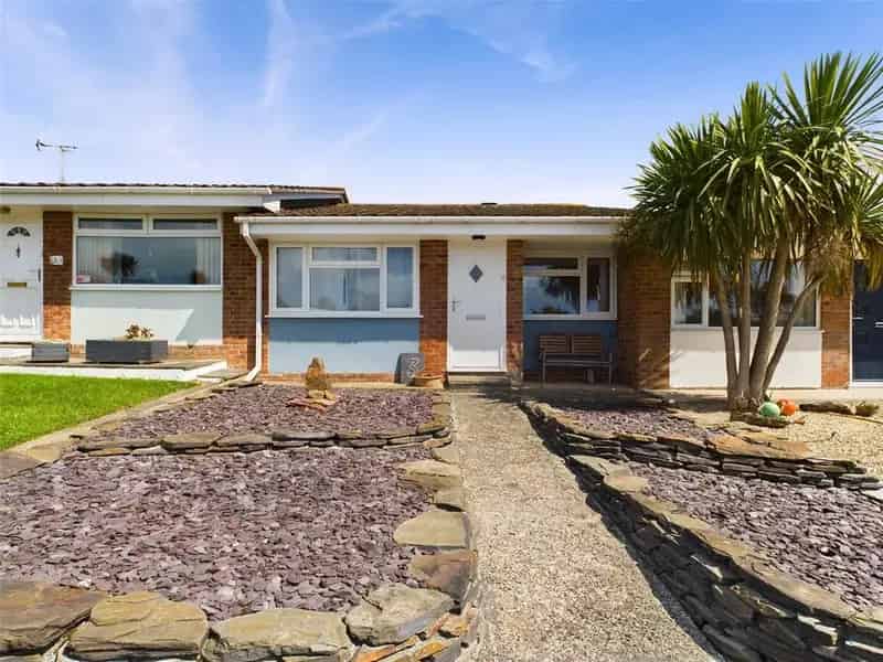 2 Bedroom Bungalow for Sale in Popular Coastal Town