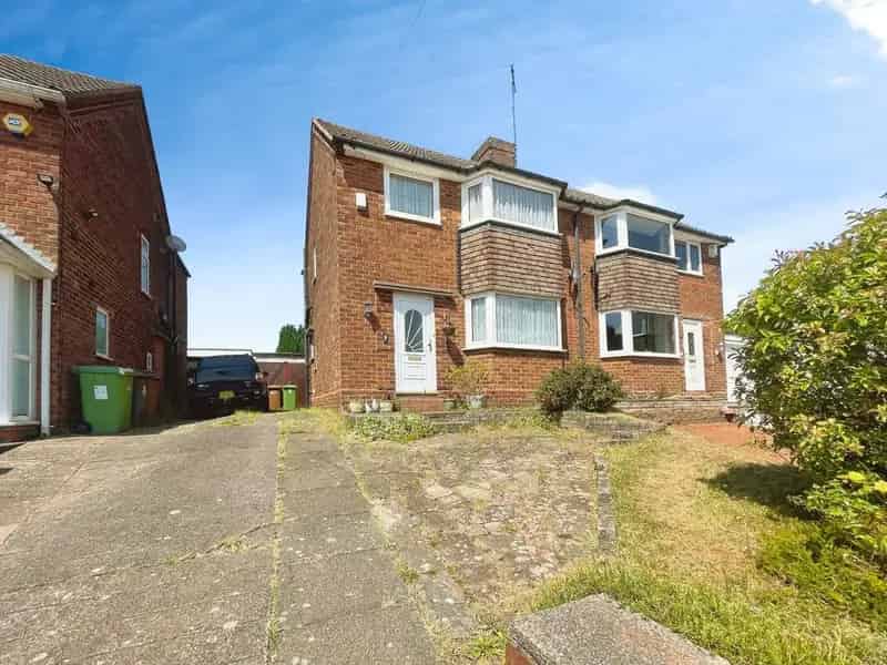 3 Bedroom Semi-Detached House for Sale Great Barr