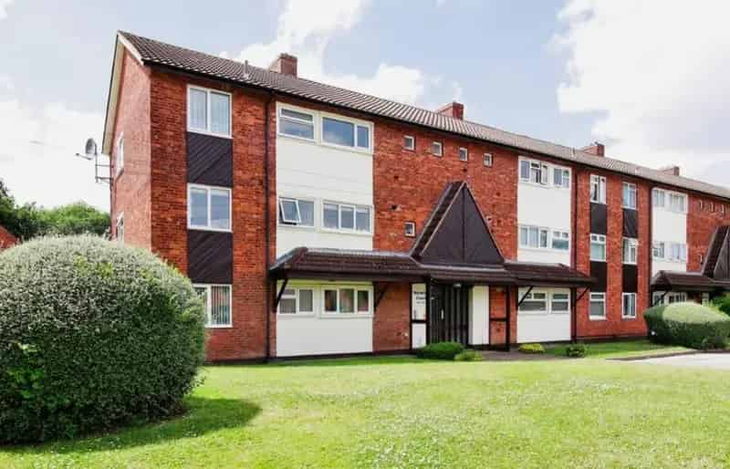 3 Bedroom Ground Floor Maisonette for Sale