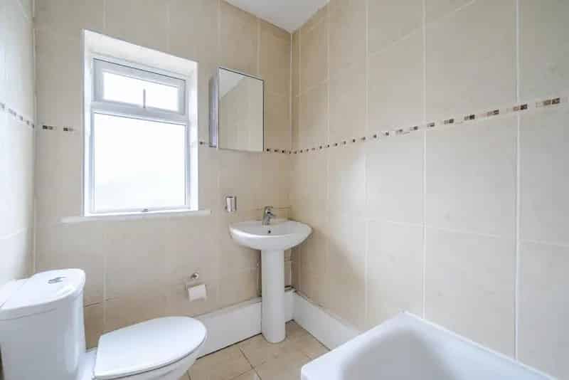 Spacious One Bedroom Flat Chain Free First Time Buyers Investors