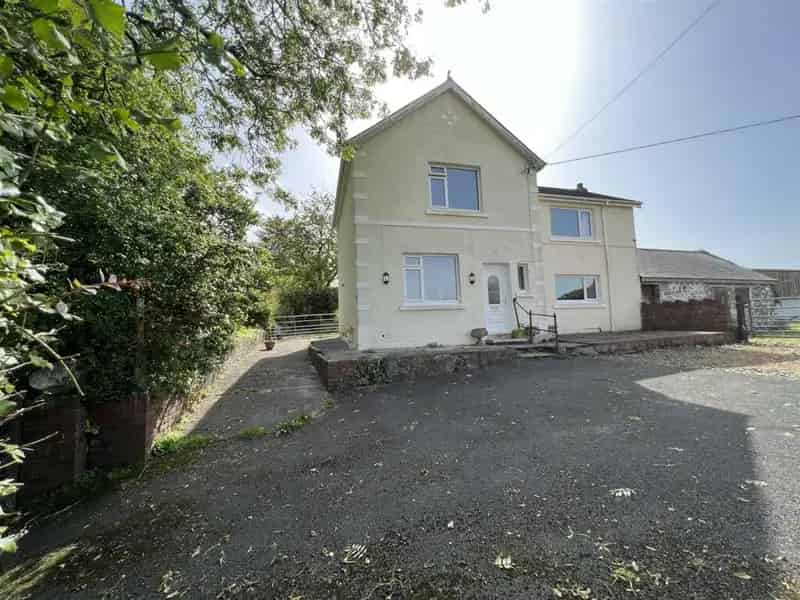 11-Acre Smallholding with 4-Bed Farmhouse and Farm Buildings