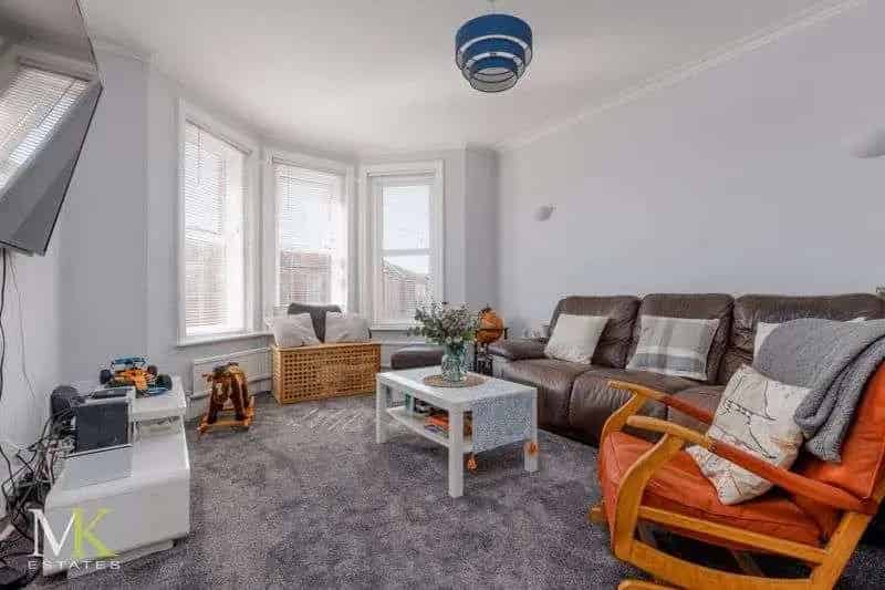 3 Bed Flat for Sale Spacious Maisonette Garage Garden BH8