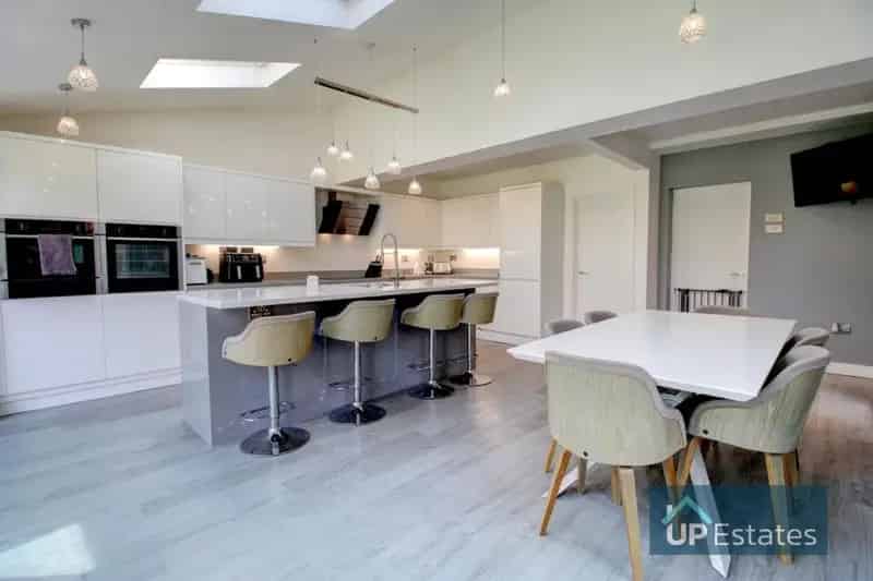 4 Bedroom Semi-Detached House for Sale