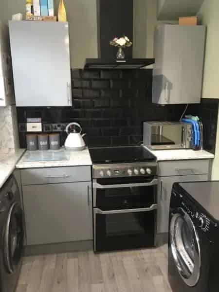 2 Bed House Near Shops and Bus Routes