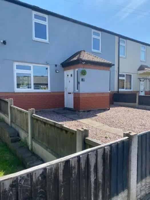 2 bed house in Halton Brook