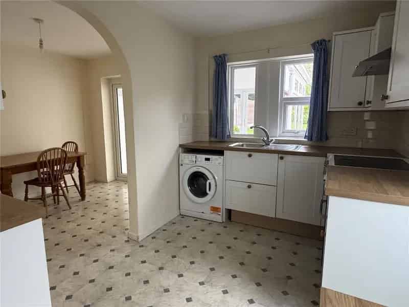 2 Bedroom Semi-Detached House to Rent