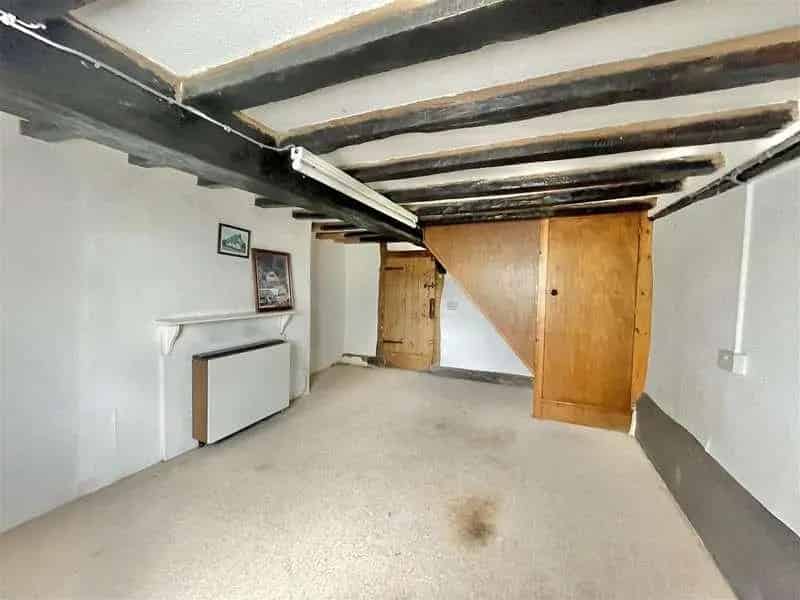 3 Bed Grade II Listed Cottage for Sale in Oakley