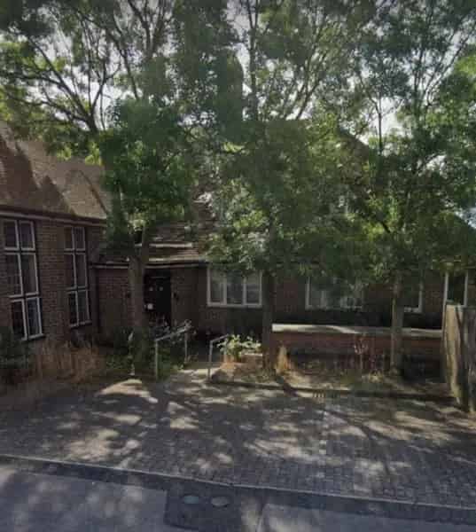 Sea View Ground Floor Flat Near Pub