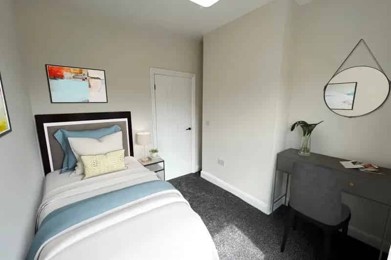 2 Bed House Wakefield - Modern, Stylish Family Home