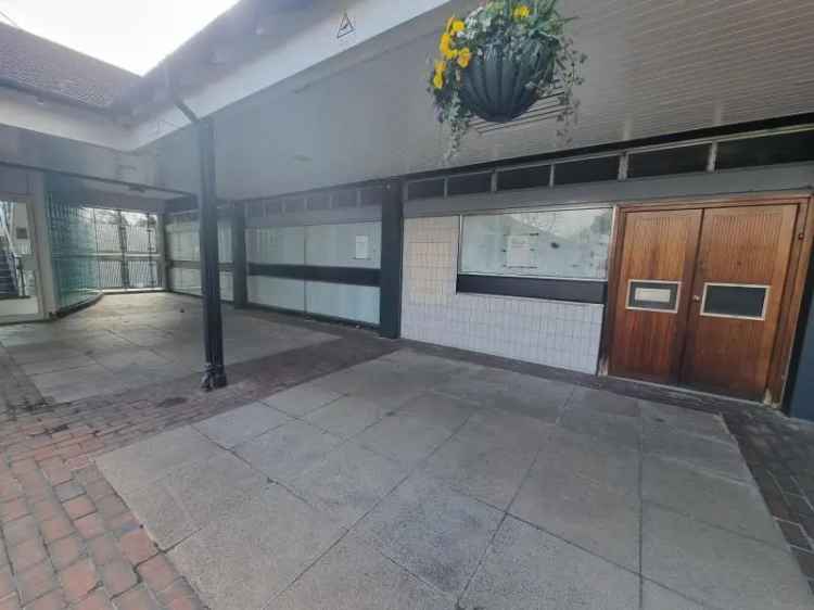 Retail Office Space near Great Baddow Town Centre