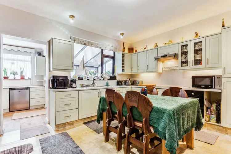 3 Bedroom End Terrace House for Sale Wakefield WF1