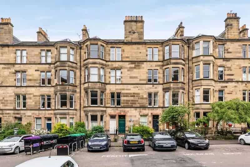 2 Bedroom Flat for Sale in Edinburgh