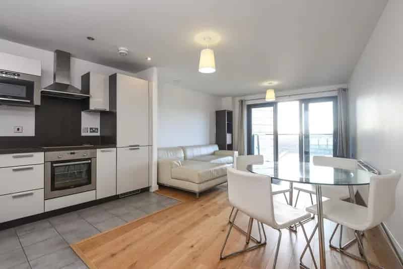 Two Double Bedroom Apartment Near Canada Water Station