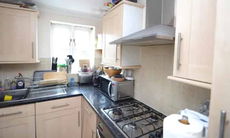 2 Bedroom Maisonette For Sale - Chain Free