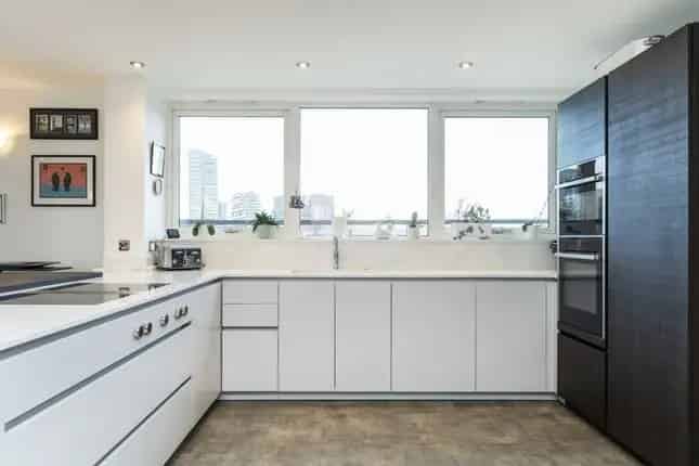 Luxury 3-Bed Apartment Wapping High Street E1W