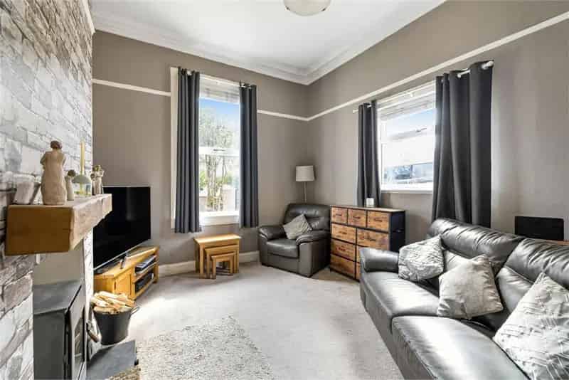 3 Bed Bungalow - Semi-Detached with 2 Reception Rooms