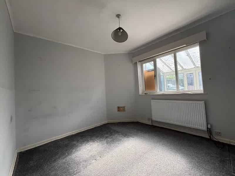Two Double Bedroom House Near Schools and Motorways