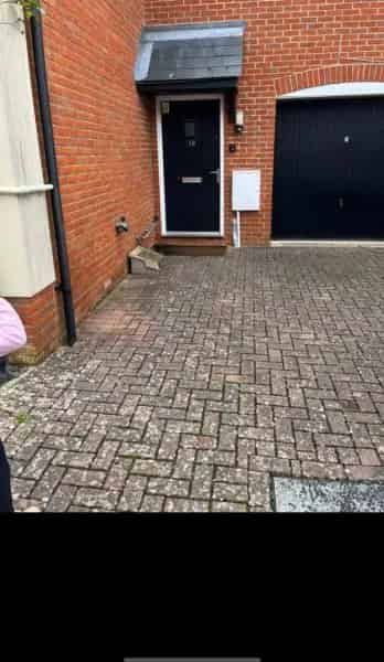 Quiet Family Home with Excellent Transport Links