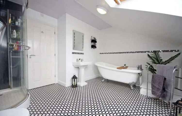 5 Bed Detached Family Home for Sale