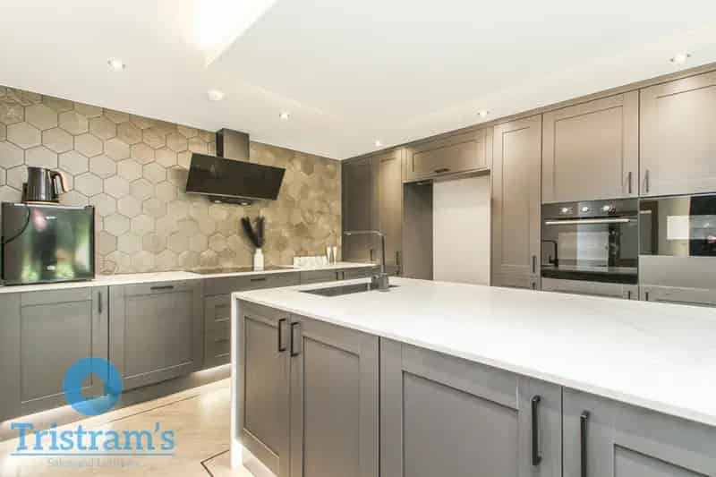 6 Bedroom Detached House for Rent in Woodthorpe
