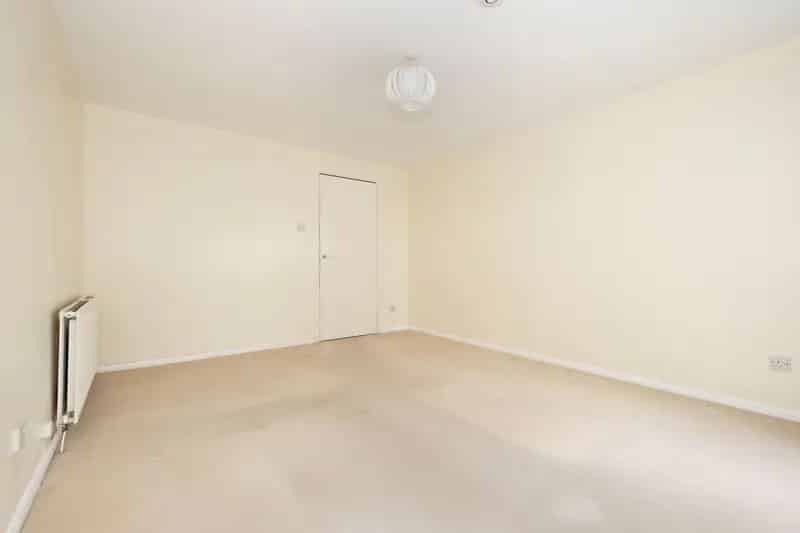 Spacious 1-Bedroom Flat Near RGU Campus