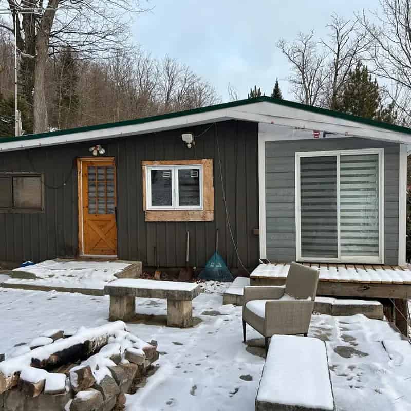 Lake Wentworth Cottage: Tranquil Waterfront Living