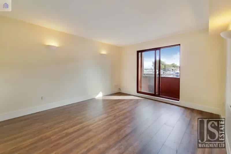 3 Bedroom House to Rent in Docklands