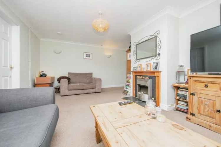 3 Bed 2 Bath Family Home with Large Garden Near Amenities