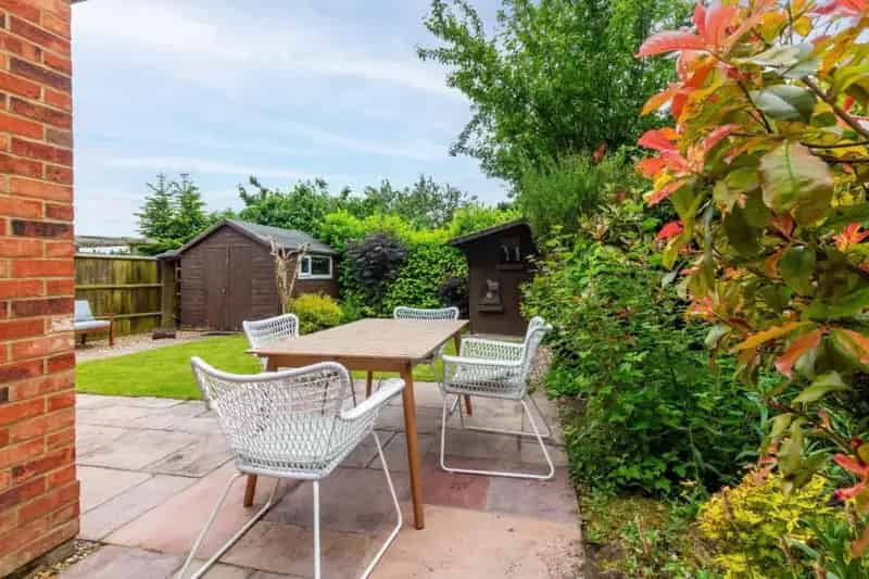 3 Bed Detached House for Sale Pitstone No Onward Chain