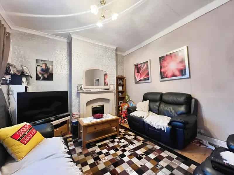 2 Bedroom House For Sale Near Leigh Town Centre