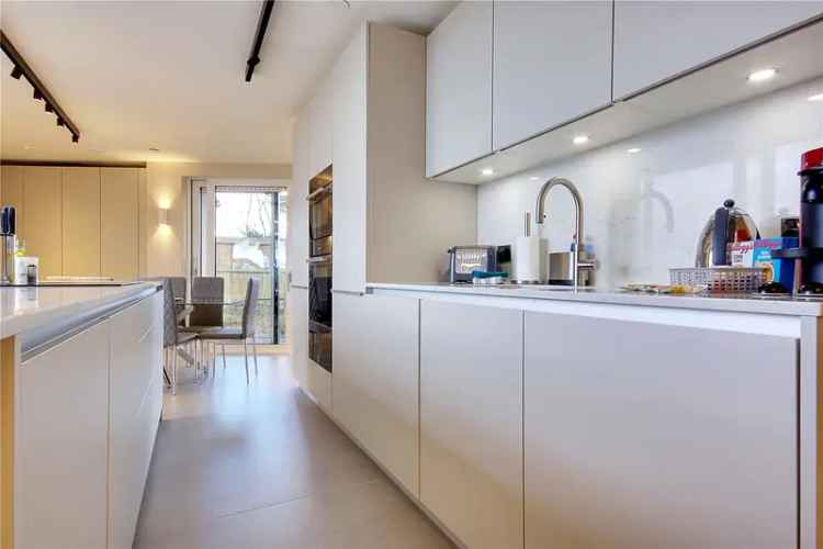 Apartment for sale with 3 bedrooms, Banks Road, Sandbanks