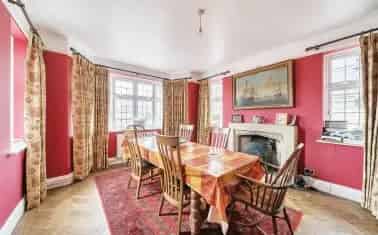 4 Bedroom Detached House with Original Features and Large Garden