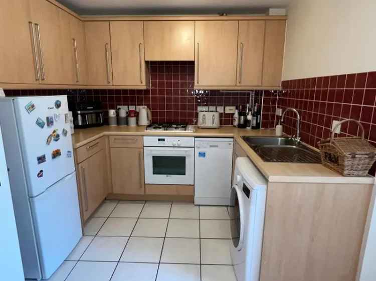 2 Bedroom Furnished Ground Floor Apartment Near Basingstoke