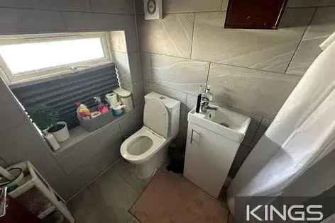 3 Bedroom Flat Southampton - Newly Refurbished - Students Welcome