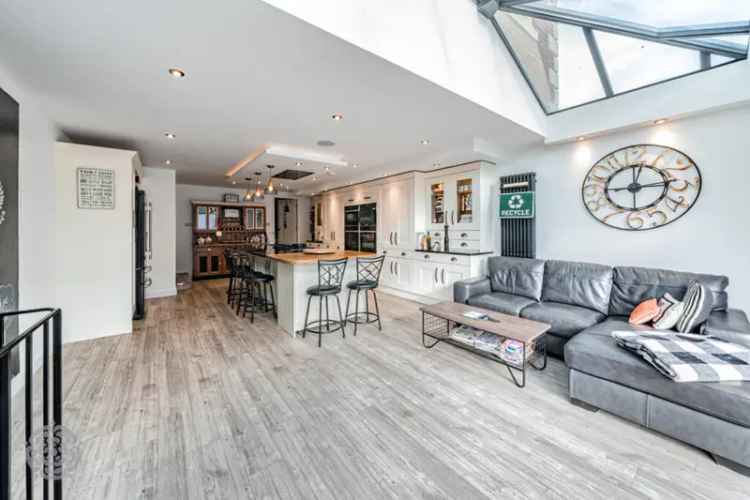 5 Bedroom Detached House with Annexe For Sale