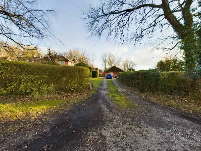 4 Bedroom Bungalow with Redevelopment Potential
