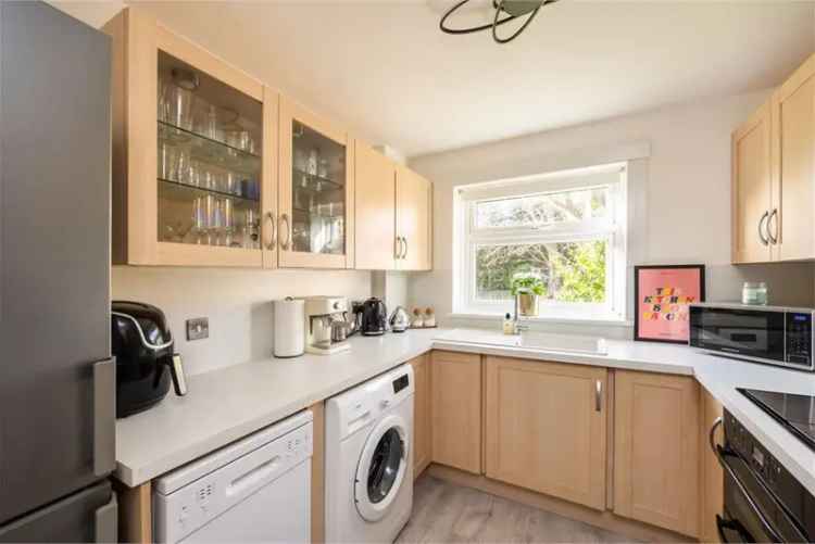 2 Bed Flat - Ground Floor with 1 Reception Room