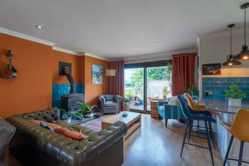 Family Home with Detached Bungalow For Sale