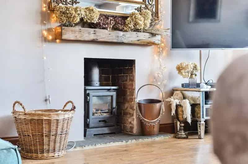 4 Bedroom Detached House for Sale in Old Basing
