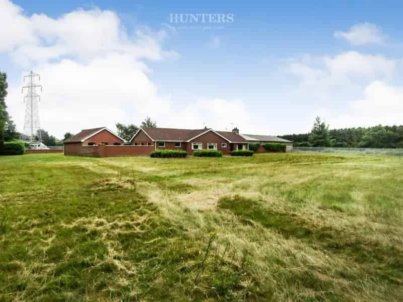 3 Bedroom Bungalow Development Opportunity 9 Acres